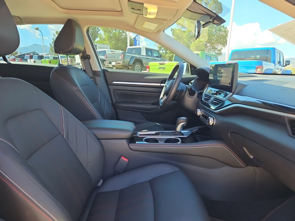 Used 2023 Nissan Altima 2.5 SR w/ SR Premium Package FWD image 23