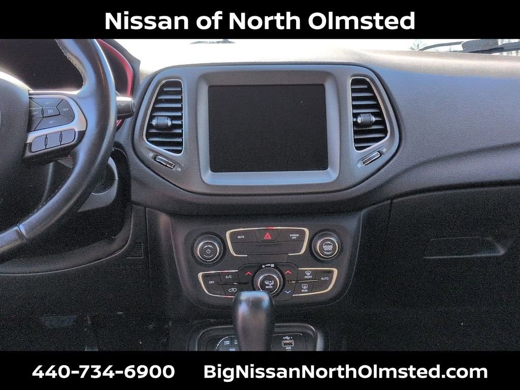 Used 2020 Jeep Compass Trailhawk image 16