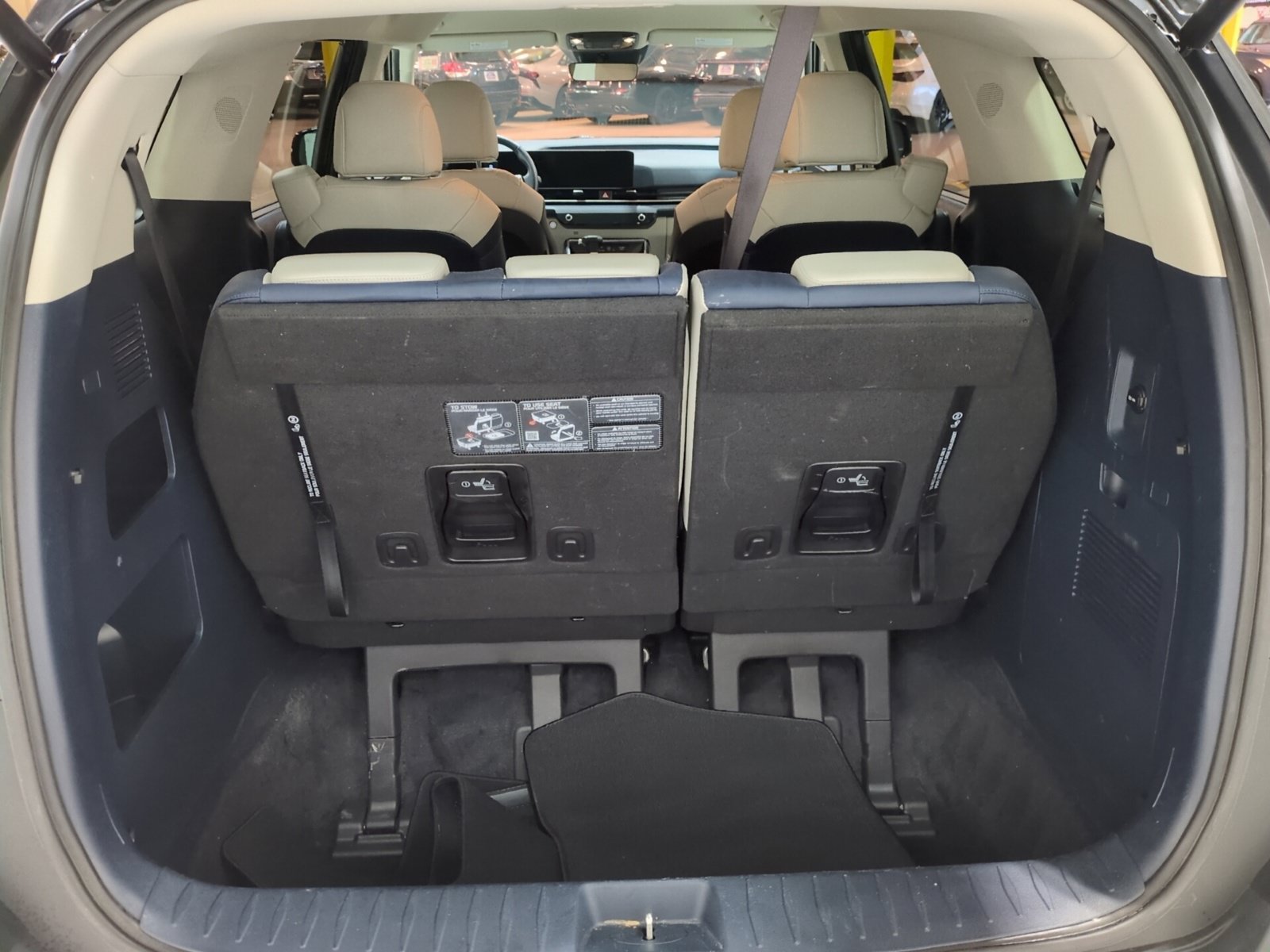 Certified 2025 Kia Carnival EX FWD image 15