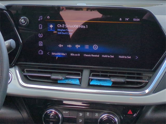 Certified 2025 Chevrolet Trax LT image 19