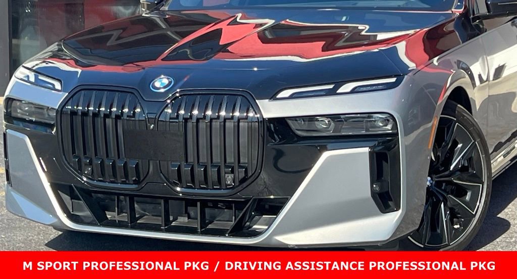 Used 2023 BMW i7 xDrive60 AWD/4WD image 2