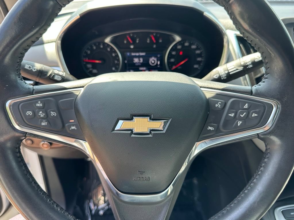 Used 2020 Chevrolet Equinox LT w/ Driver Convenience Package AWD/4WD image 22