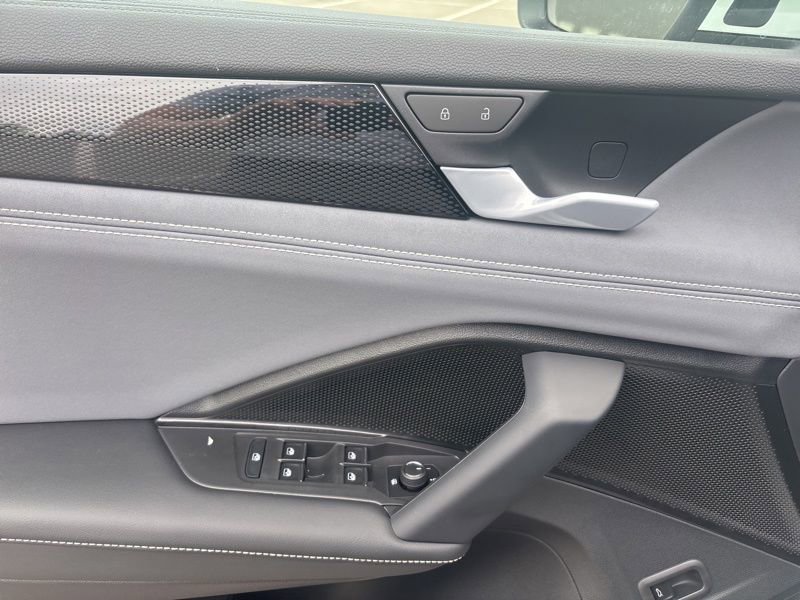 New 2026 Volkswagen Tiguan SE AWD/4WD image 31