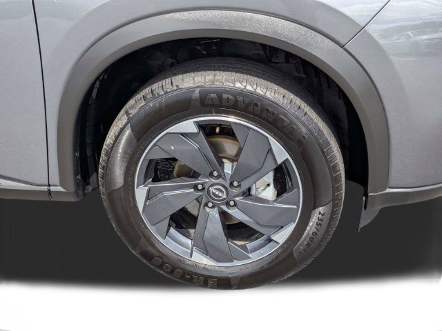Used 2025 Nissan Rogue SV AWD/4WD image 10