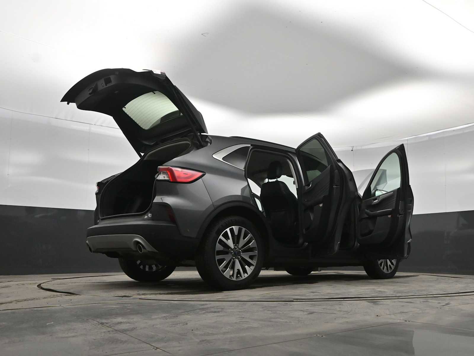 Used 2021 Ford Escape Titanium image 43