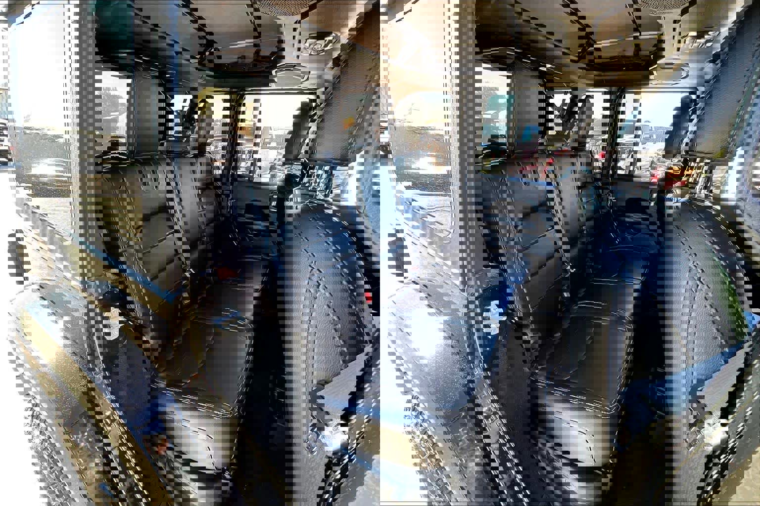 Used 2022 Jeep Wrangler Unlimited Sahara w/ Cold Weather Group image 36