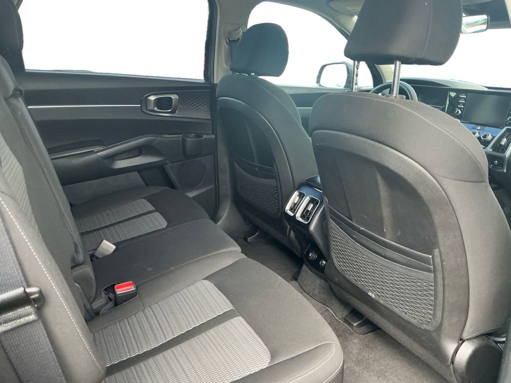 Used 2023 Kia Sorento LX image 20