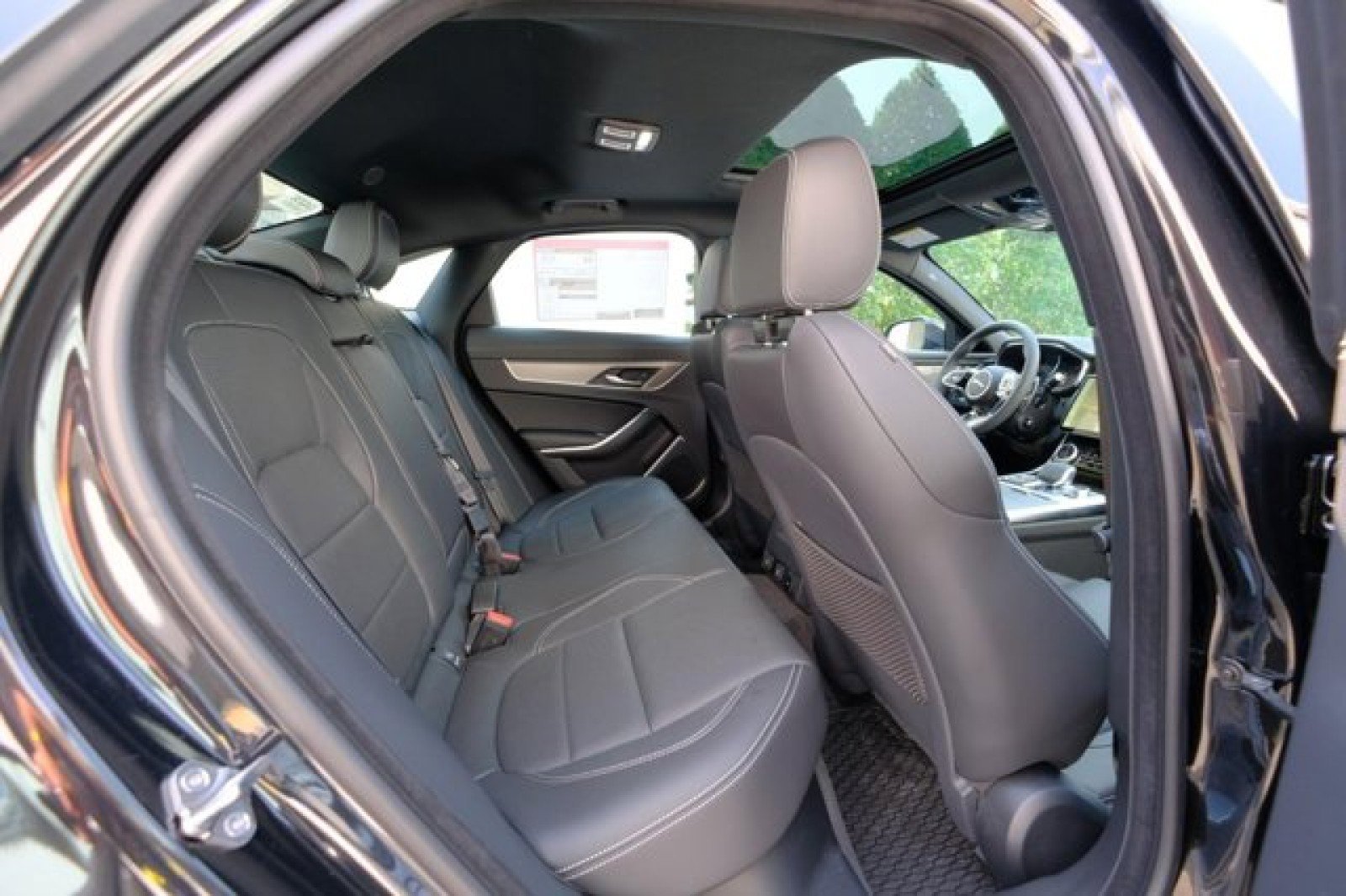 New 2024 Jaguar XF R-Dynamic SE image 17