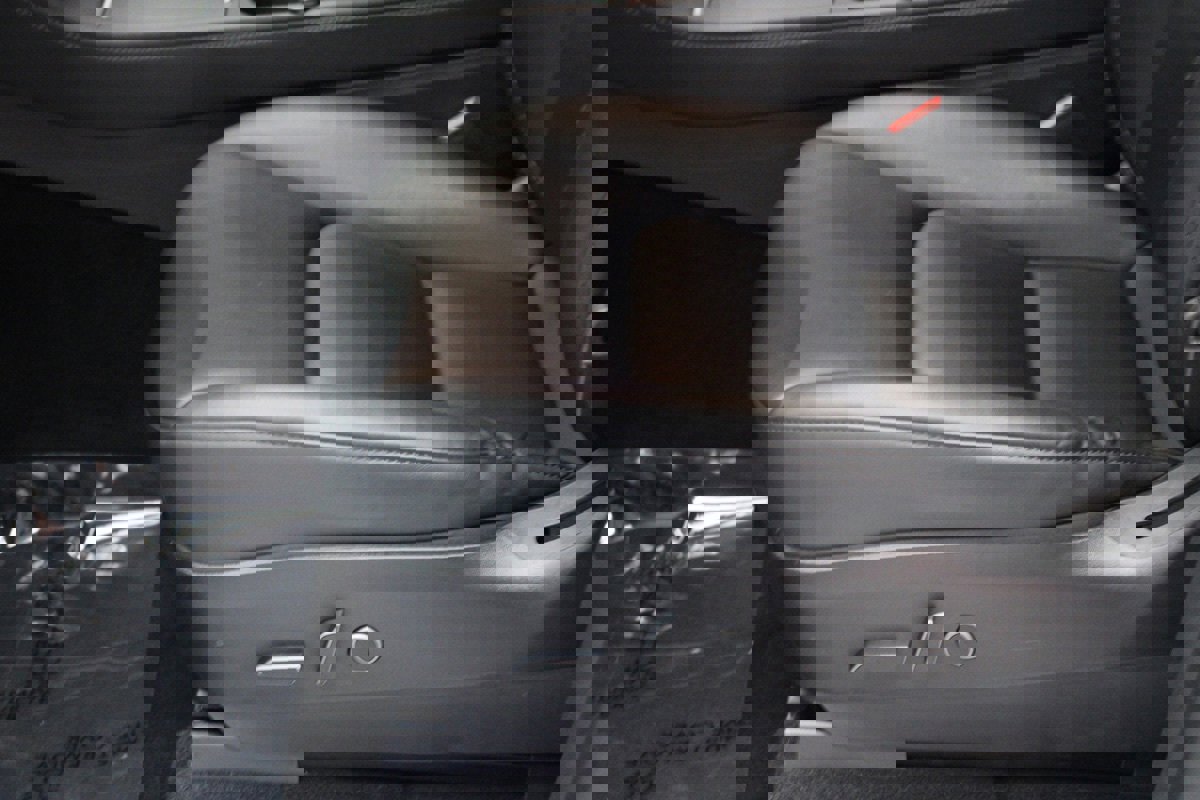 Used 2022 Tesla Model Y Long Range image 50