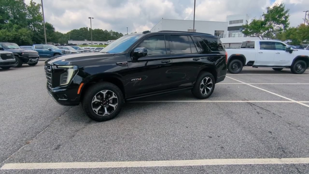 Used 2025 GMC Yukon AT4 w/ AT4 Premium Package AWD/4WD image 4