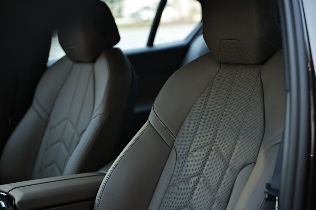 Used 2026 BMW 530i w/ Premium Package RWD image 21