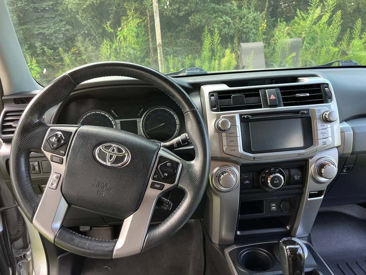 Used 2015 Toyota 4Runner SR5 AWD/4WD image 7
