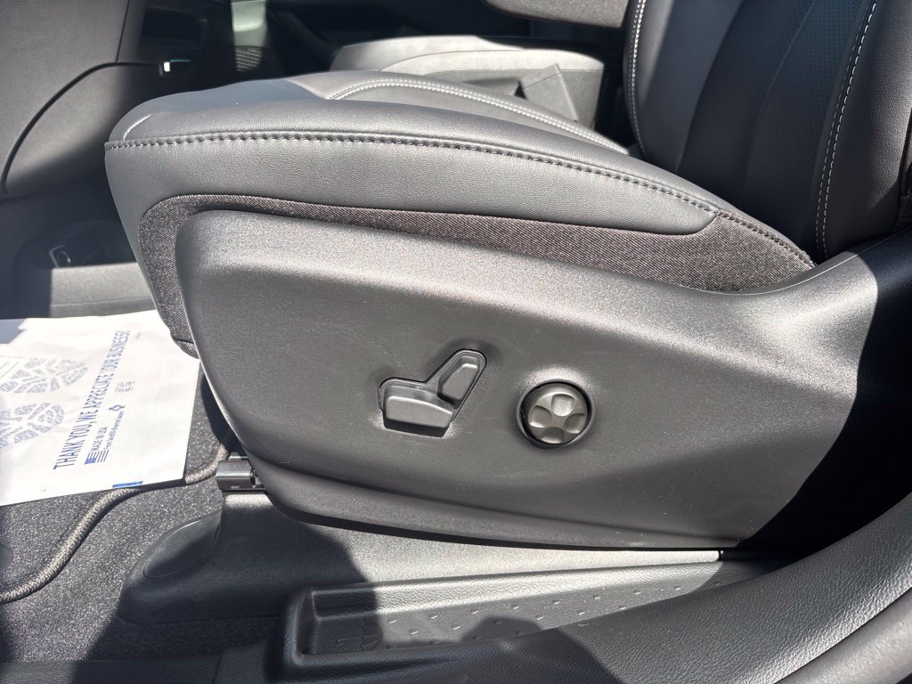 New 2027 Chrysler Pacifica Select FWD image 34