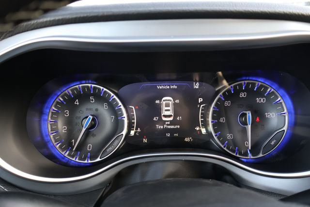 New 2026 Chrysler Pacifica Limited w/ Uconnect Theater Family Group FWD image 16