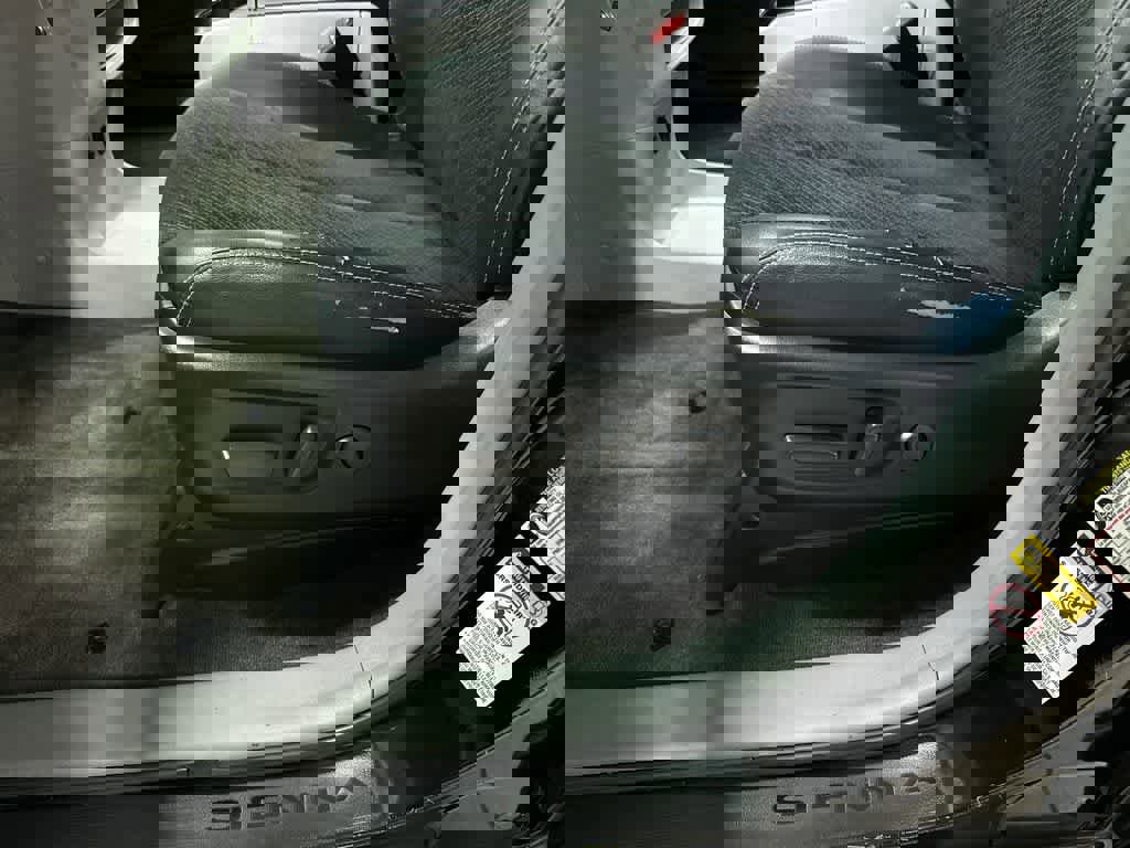 Used 2014 Toyota Sienna SE image 24