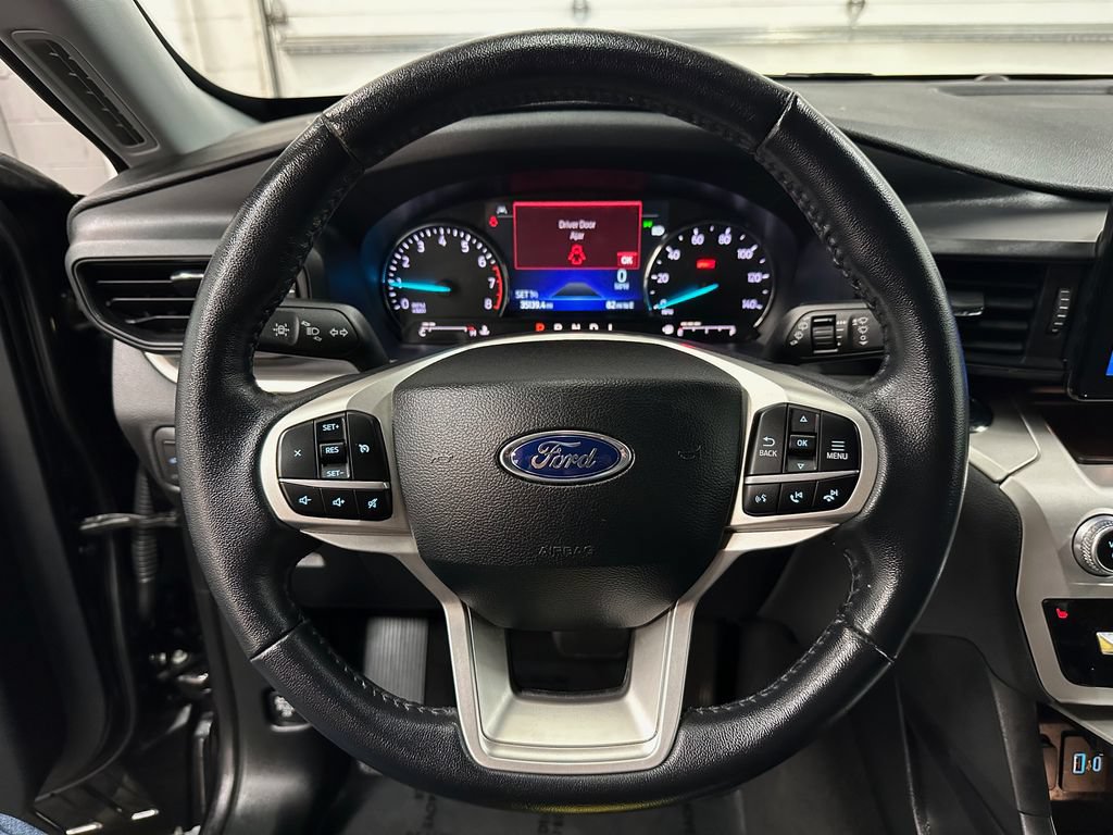 Used 2022 Ford Explorer XLT AWD/4WD image 14