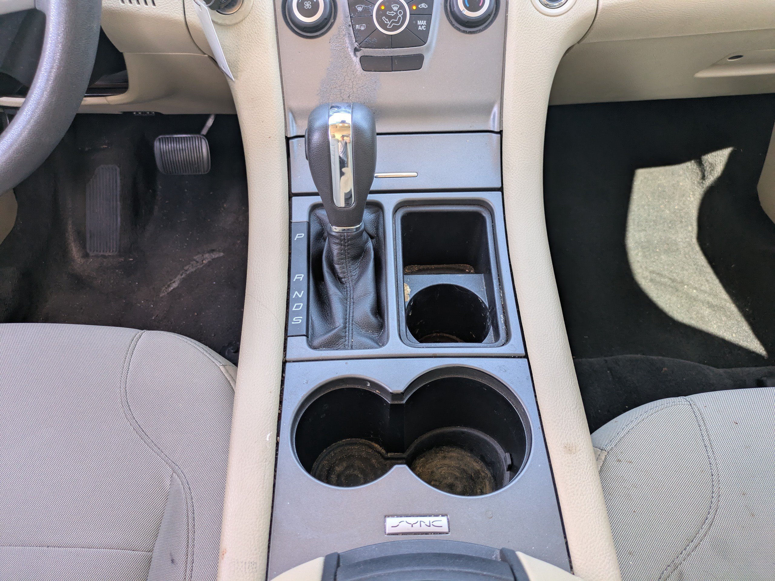 Used 2017 Ford Taurus SE FWD image 18