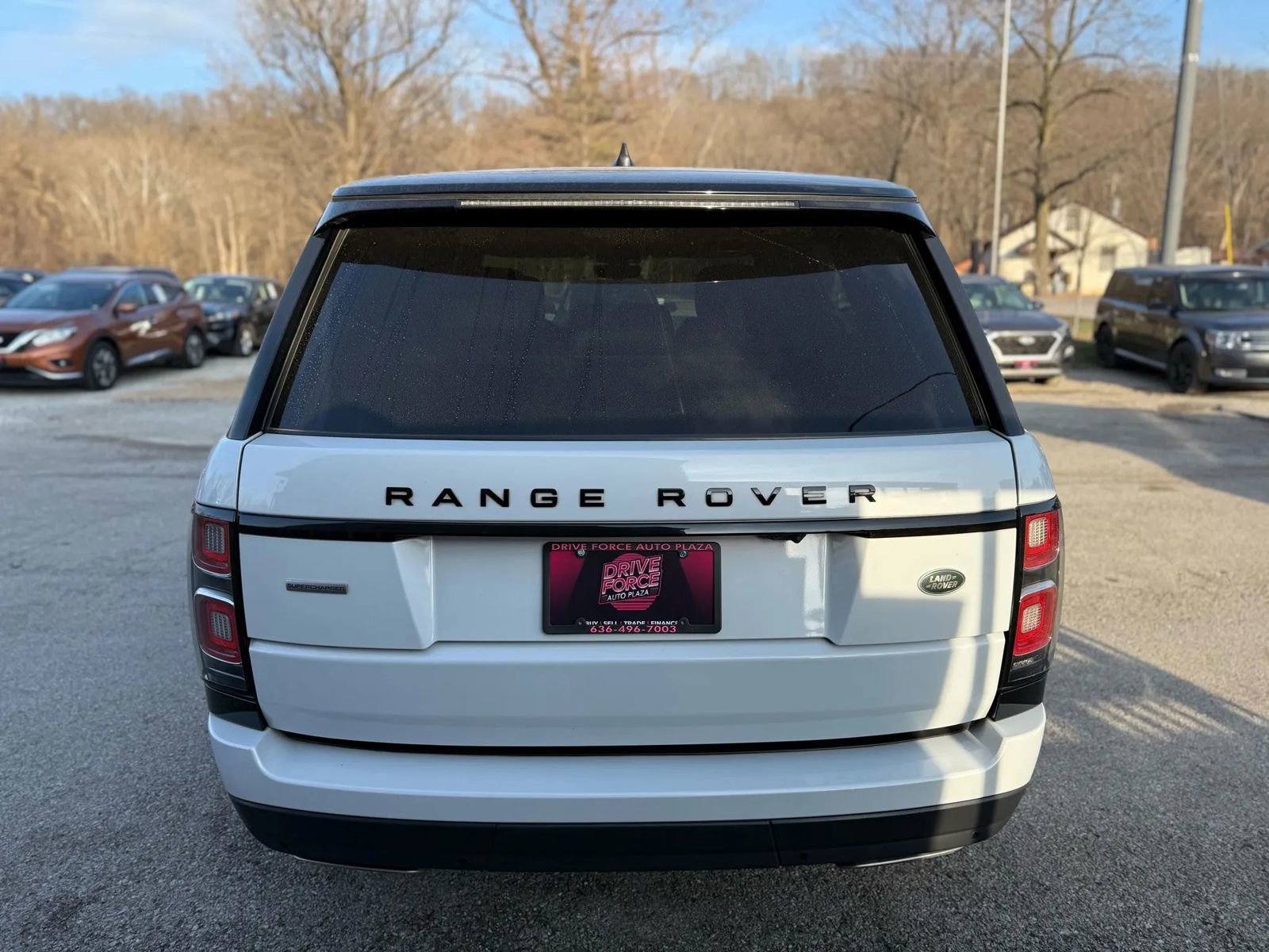 Used 2018 Land Rover Range Rover Supercharged image 7