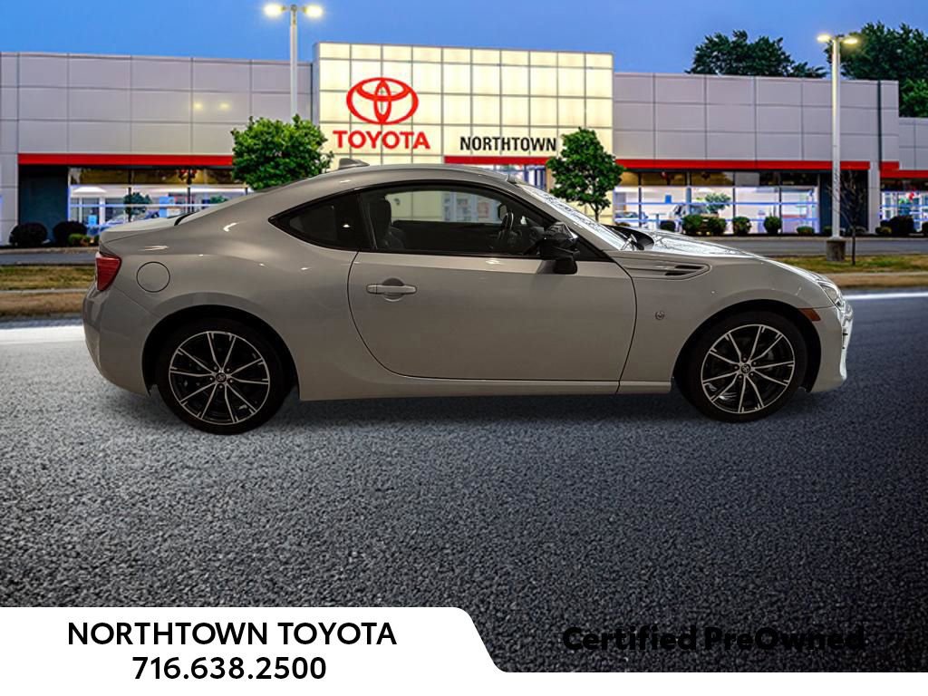 Used 2017 Toyota 86 image 8