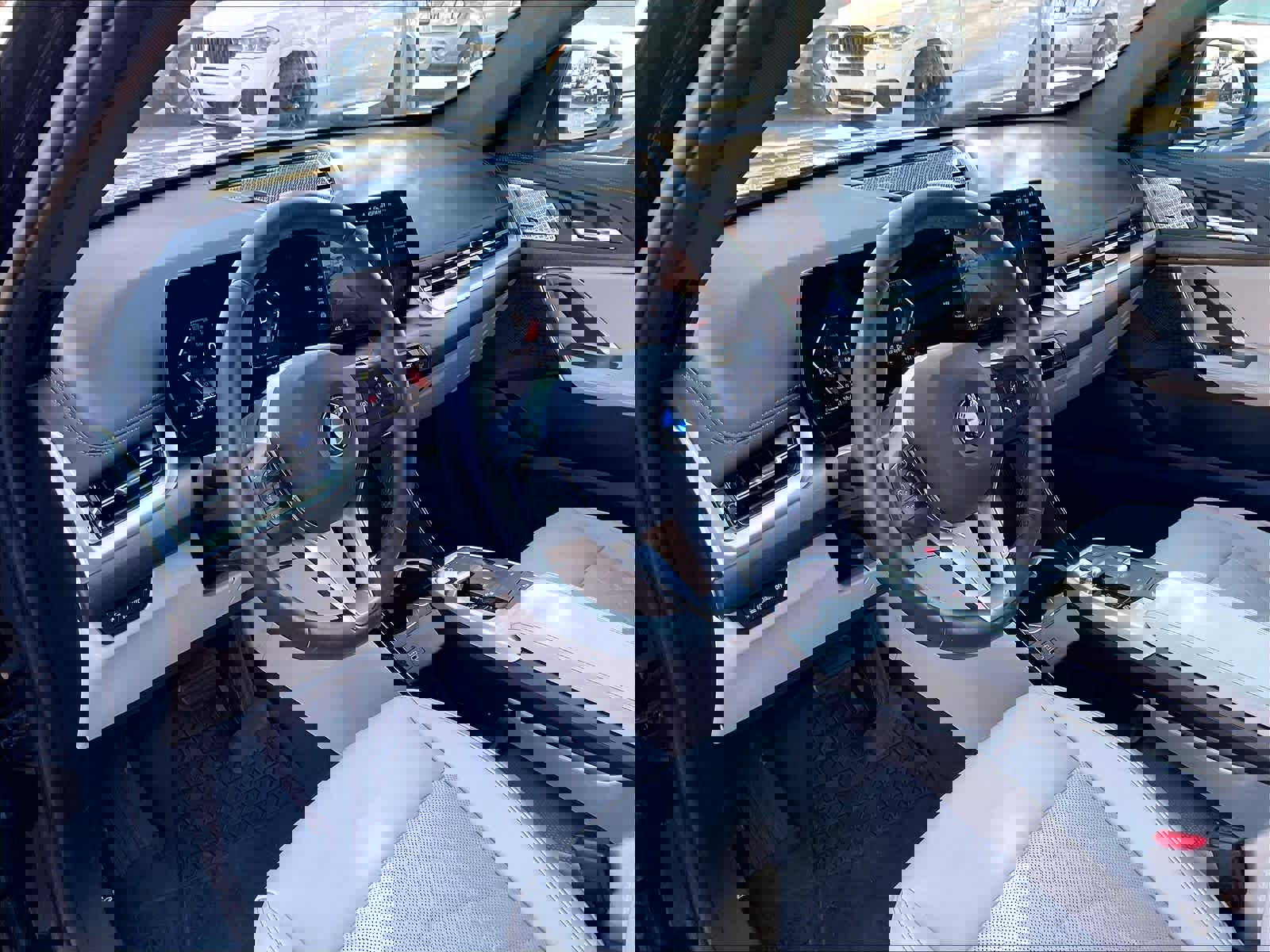 Used 2025 BMW X1 xDrive28i w/ Convenience Package image 15