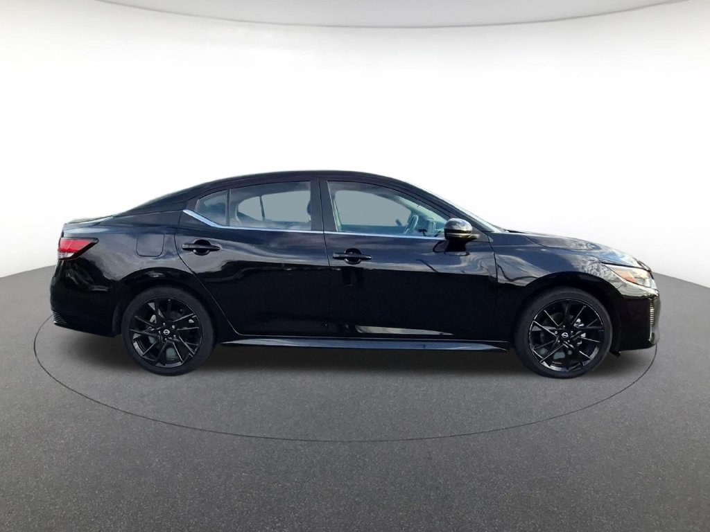 Used 2025 Nissan Sentra SR w/ Midnight Edition FWD image 4