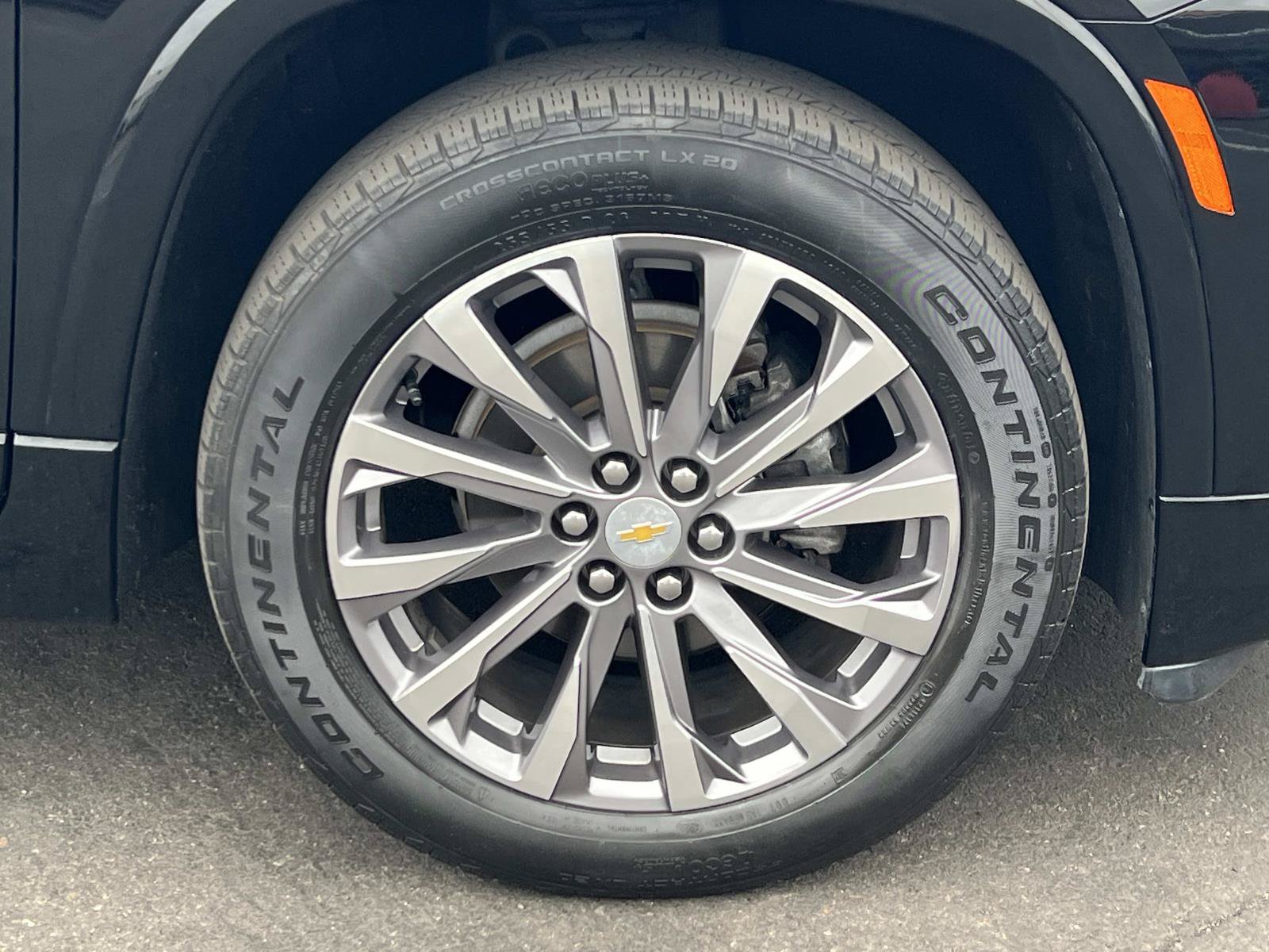 Used 2023 Chevrolet Traverse Premier FWD image 28