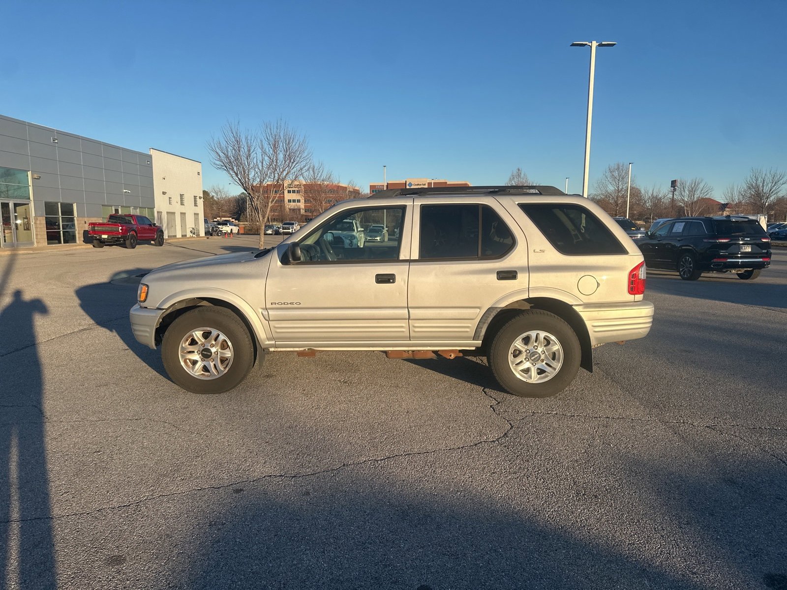 Used 2002 Isuzu Rodeo LS image 8