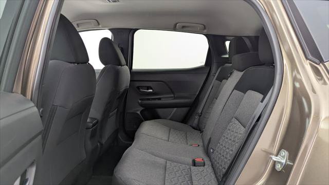 Used 2025 Nissan Kicks SV AWD/4WD image 17