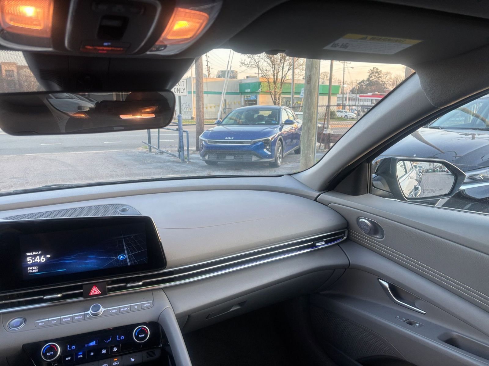 Used 2025 Hyundai Elantra SEL image 38