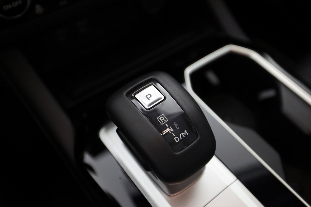 Used 2025 Mitsubishi Outlander SEL image 27