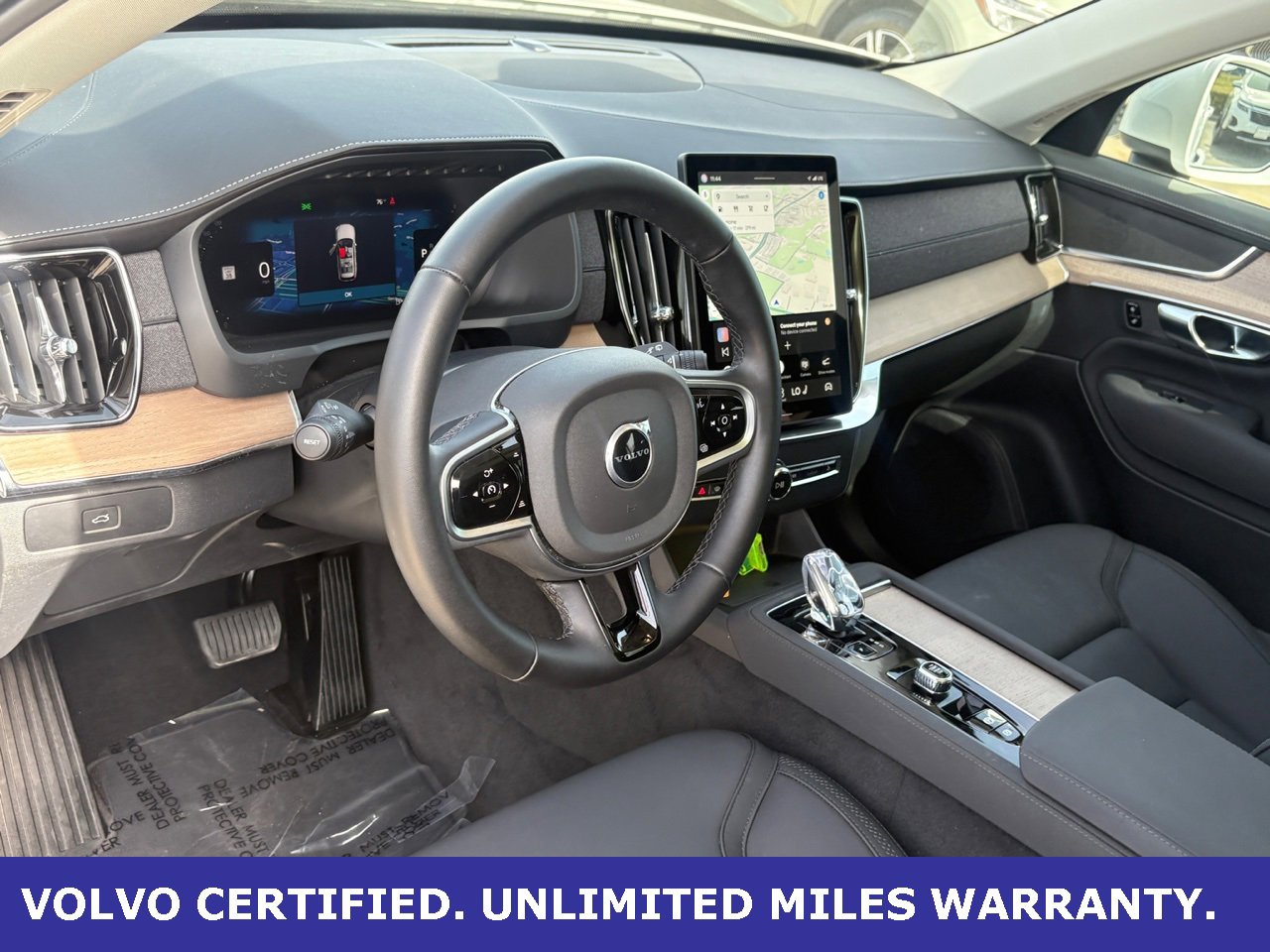 Certified 2025 Volvo XC90 B6 Plus image 17