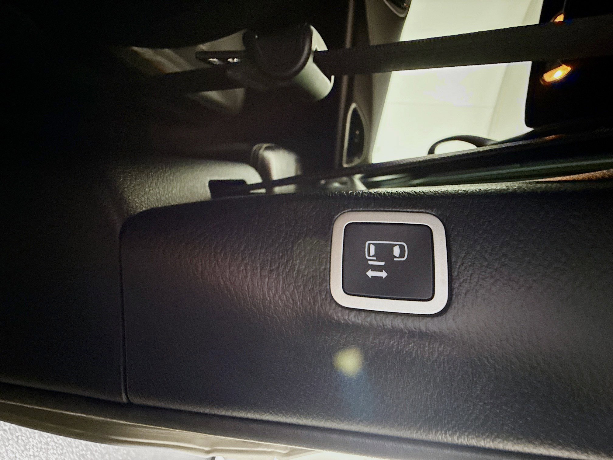 Used 2021 Chrysler Pacifica Touring-L w/ Uconnect Theater Family Group image 40