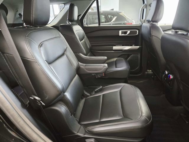 Used 2022 Ford Explorer XLT w/ Equipment Group 202A image 13