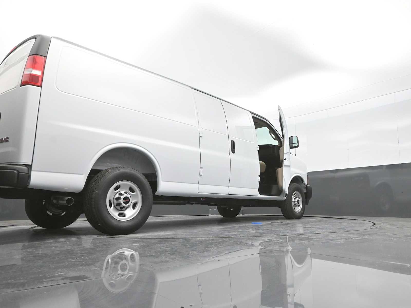 New 2026 GMC Savana 3500 Extended RWD image 43