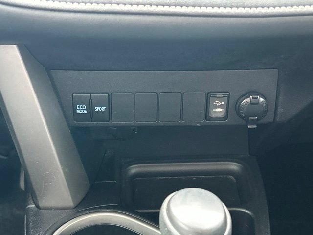 Used 2017 Toyota RAV4 XLE w/ All Weather Liner Package AWD/4WD image 43