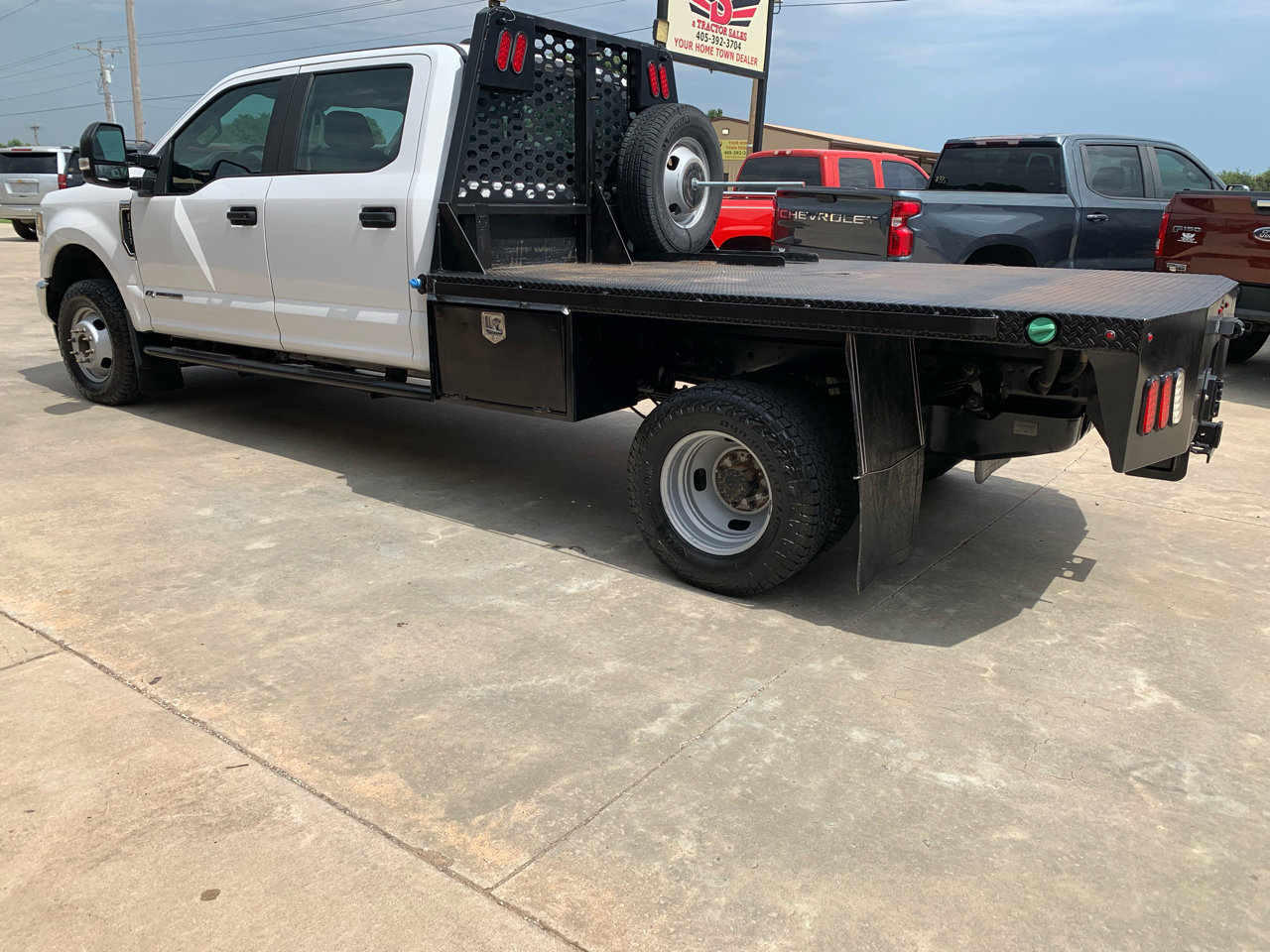 Used 2020 Ford F350 XL w/ Power Equipment Group image 4