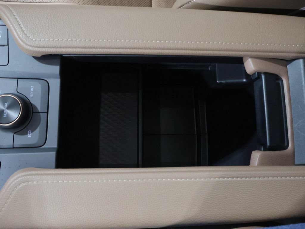 Used 2025 Toyota Grand Highlander AWD Hybrid image 33
