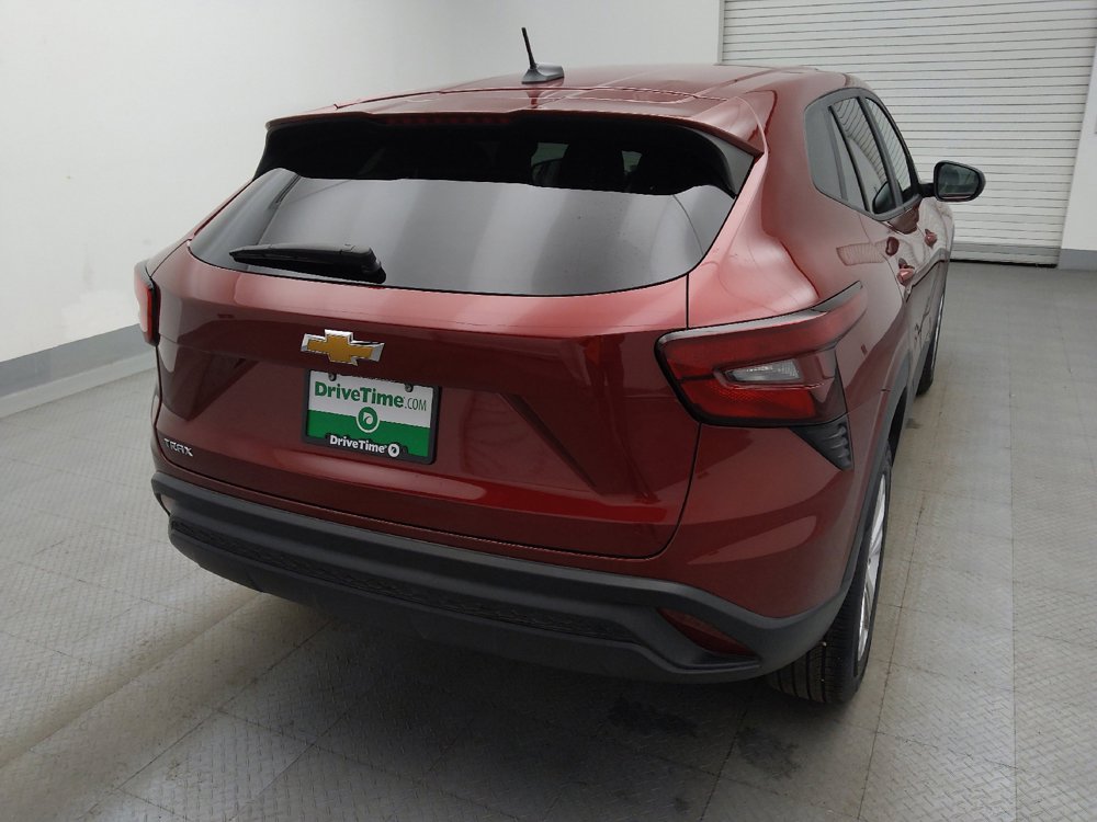 Used 2025 Chevrolet Trax LS FWD image 7