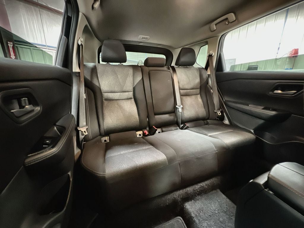 Used 2025 Nissan Rogue SV FWD image 22