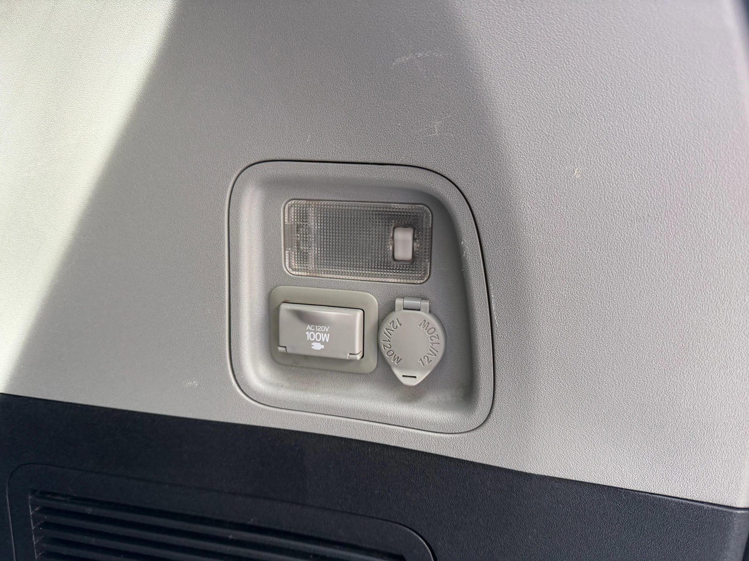 Used 2018 Toyota Sienna Limited Premium image 12