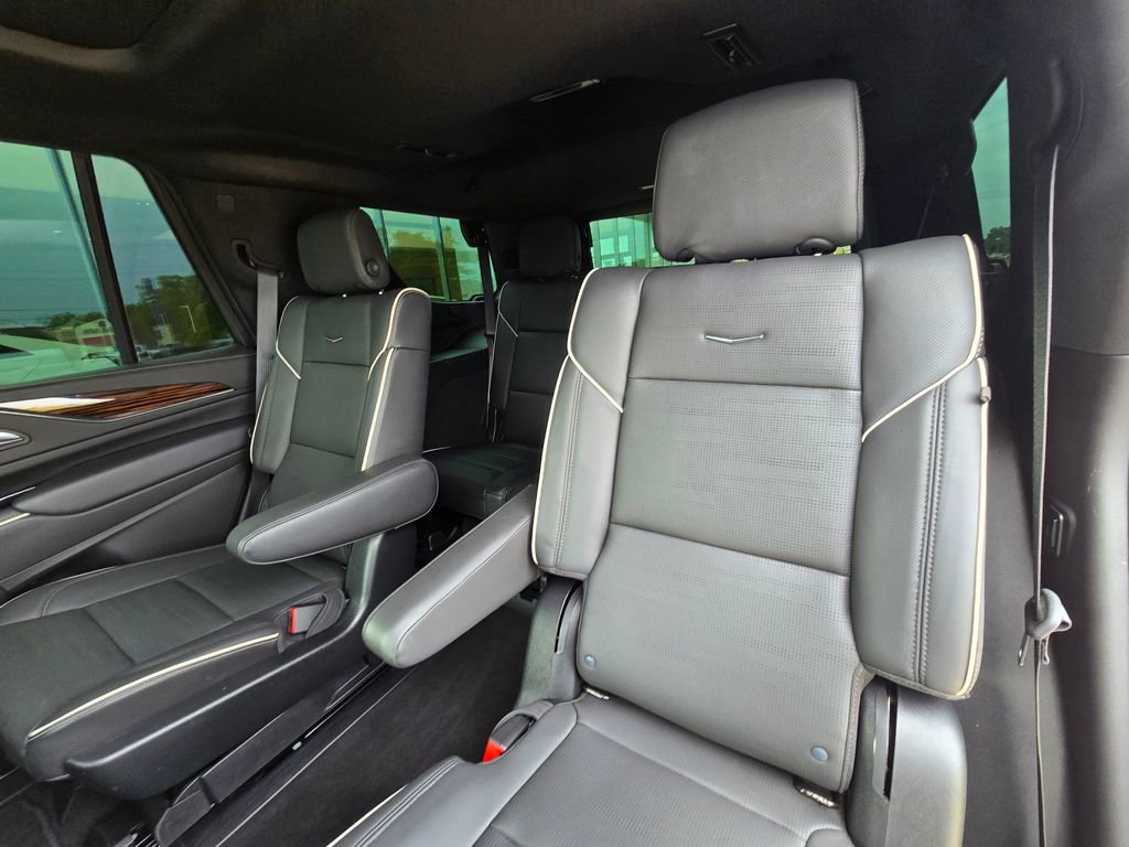 Used 2024 Cadillac Escalade Premium Luxury Platinum RWD image 16