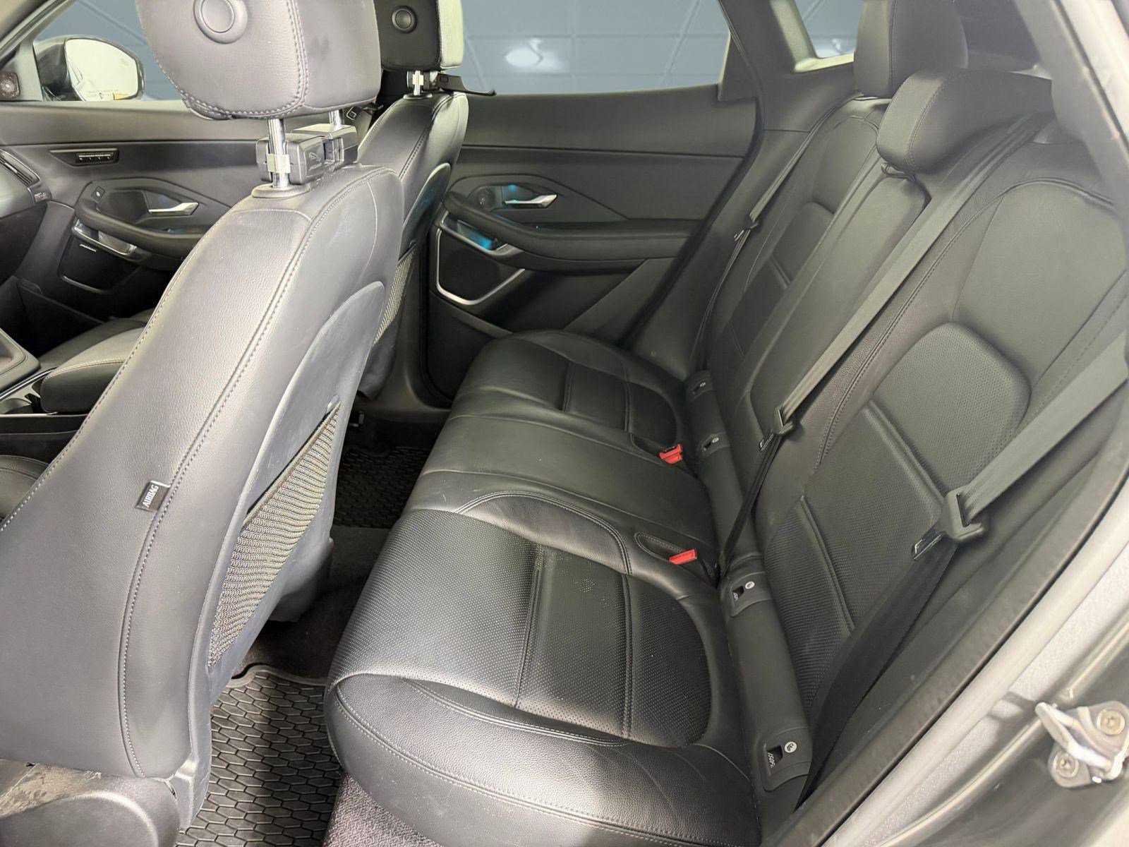 Used 2020 Jaguar E-PACE SE image 13