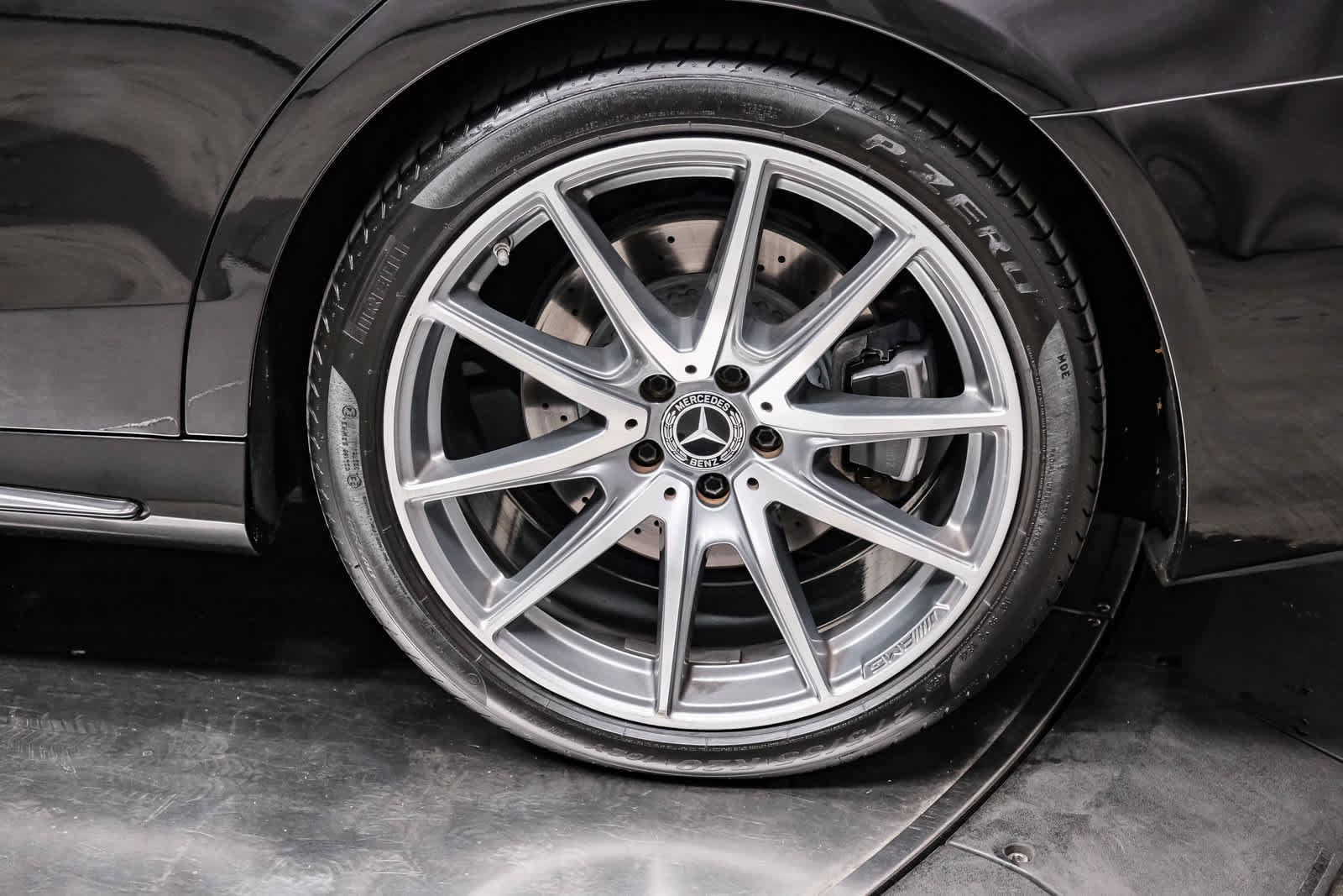 Used 2018 Mercedes-Benz S 560 Sedan image 7