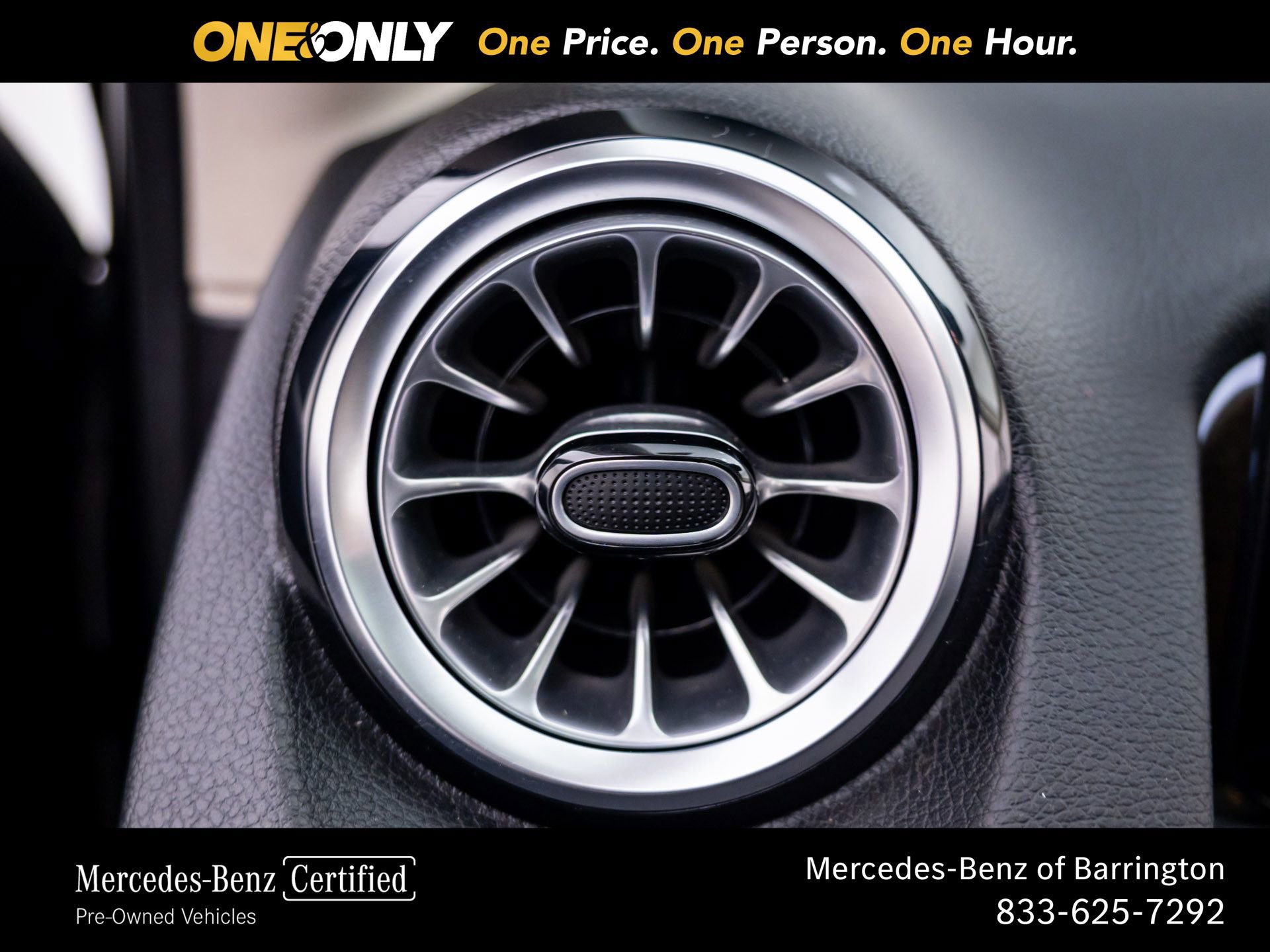 Used 2023 Mercedes-Benz GLB 250 4MATIC w/ Premium Package image 24