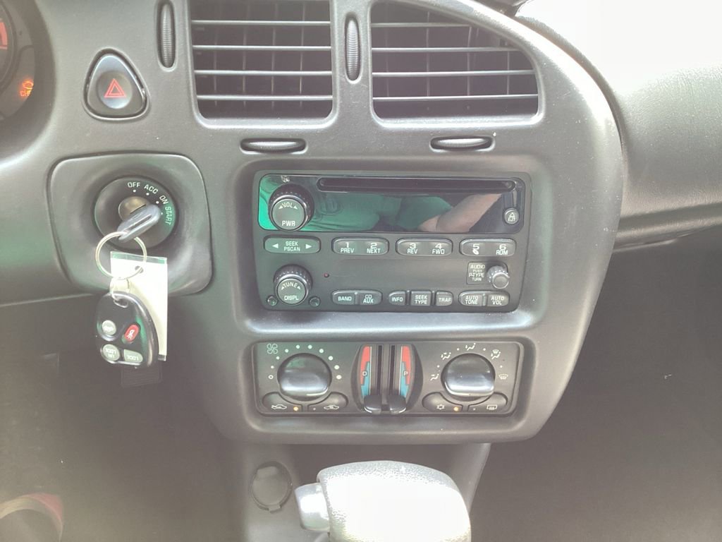 Used 2004 Chevrolet Monte Carlo SS w/ Preferred Equipment Group FWD image 18