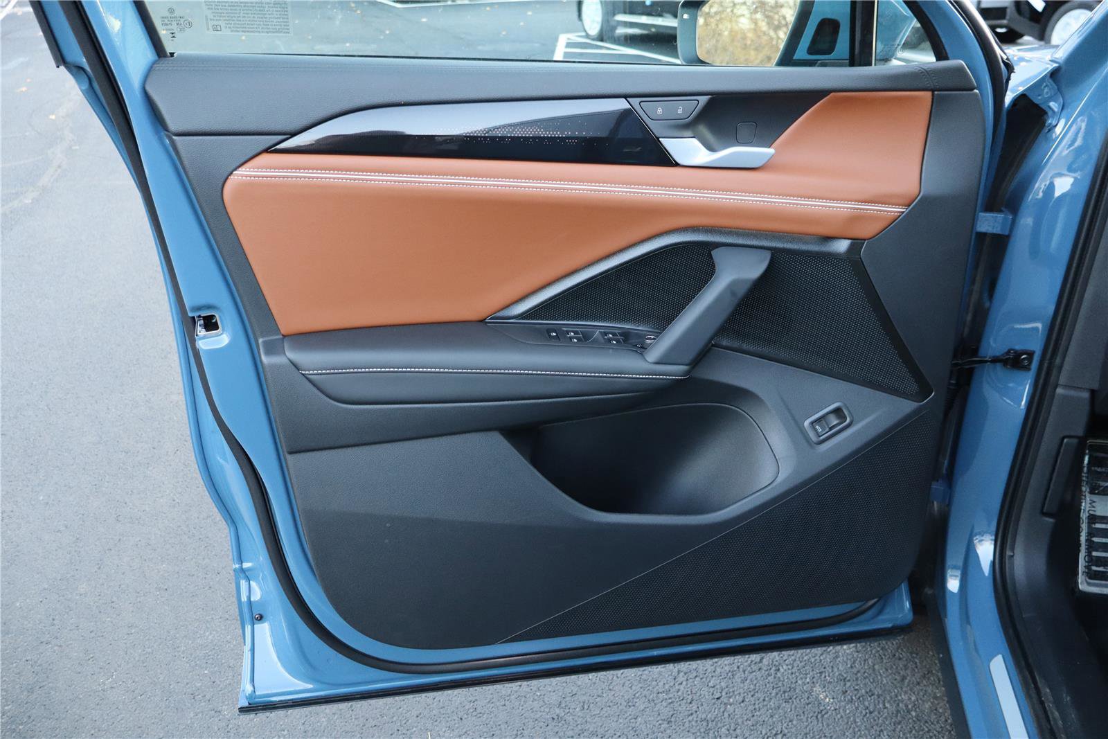 New 2026 Volkswagen Tiguan SEL R-Line image 12