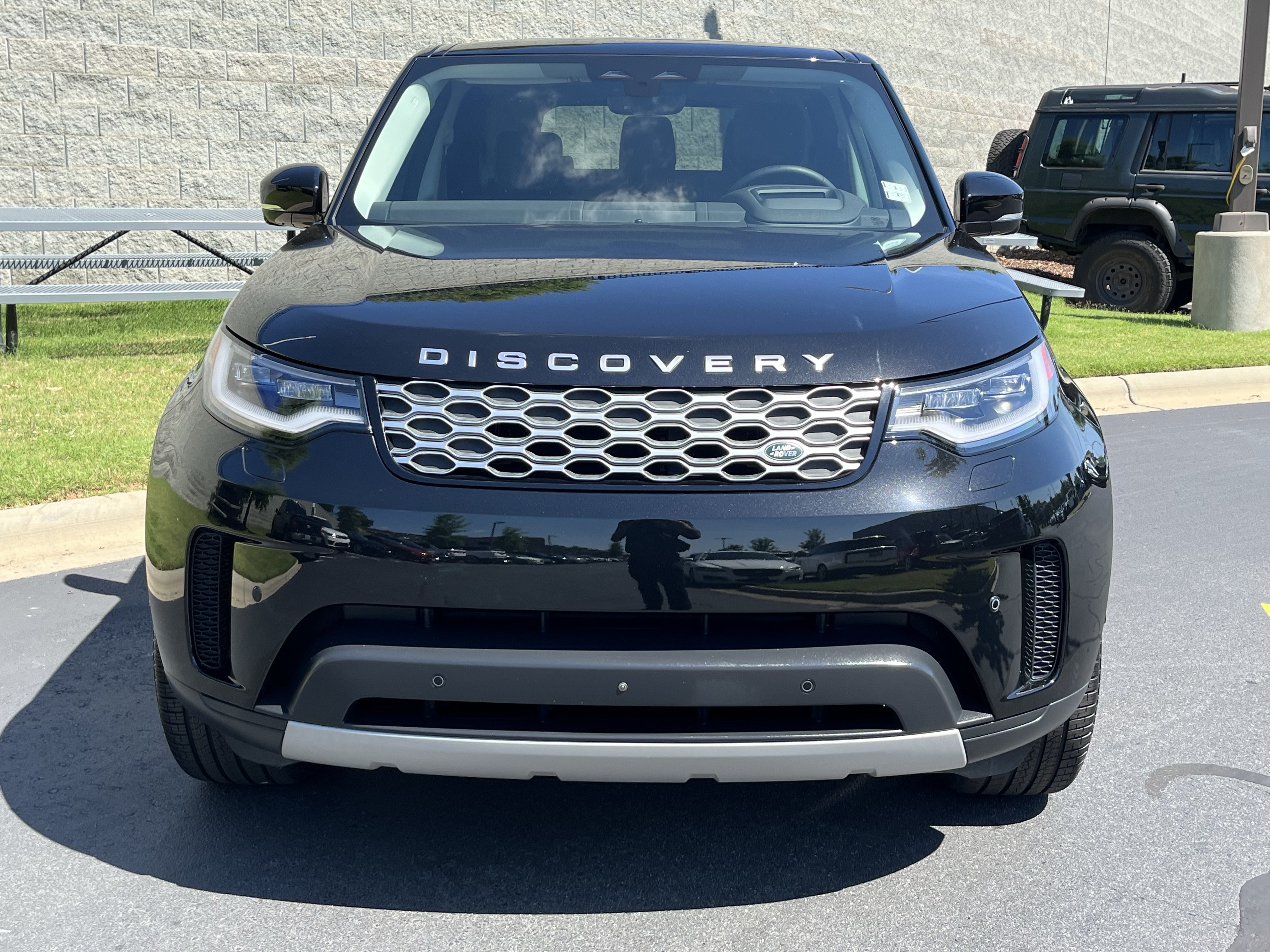 Certified 2024 Land Rover Discovery S AWD/4WD image 10