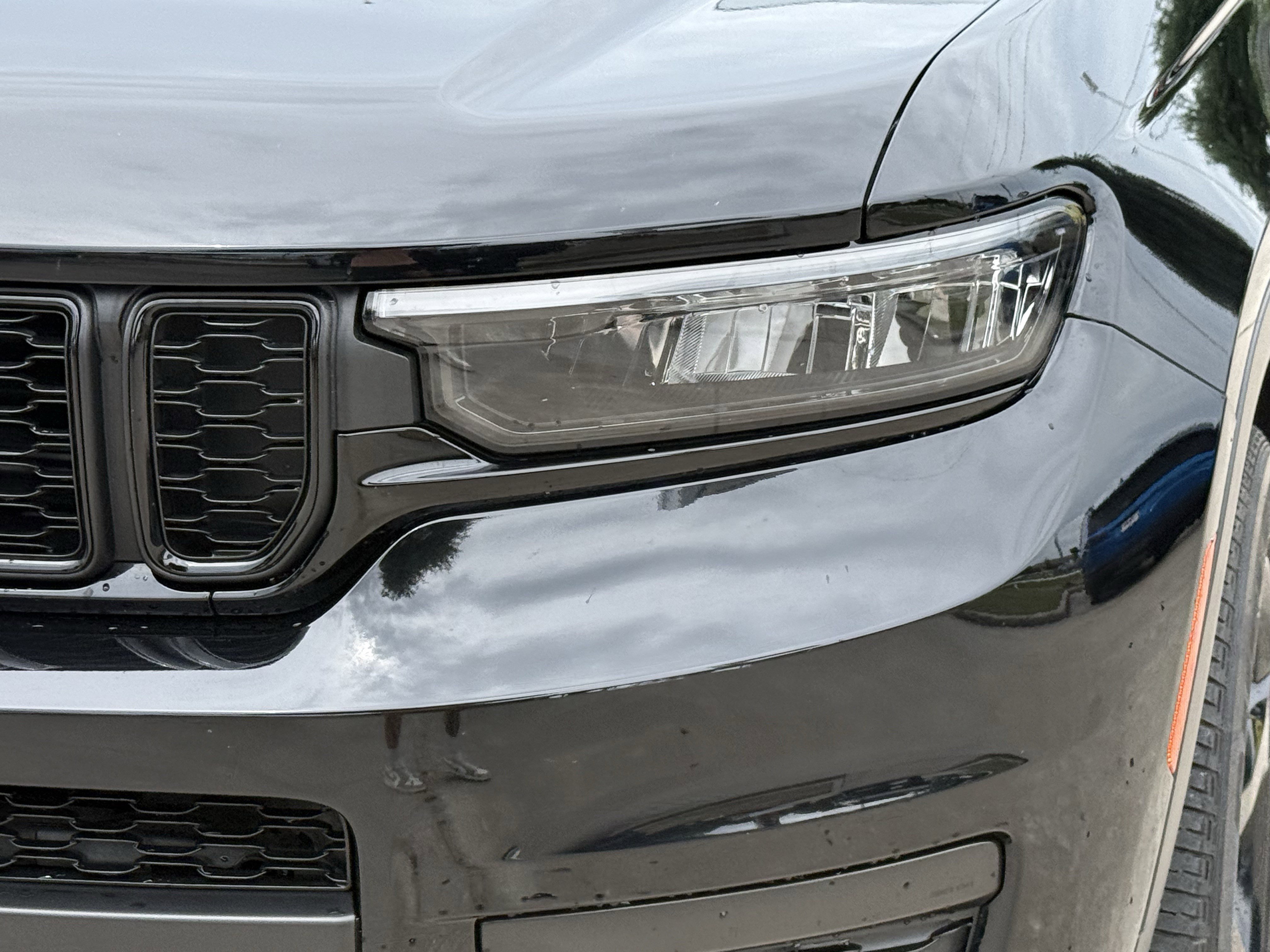 Used 2023 Jeep Grand Cherokee L Laredo image 11