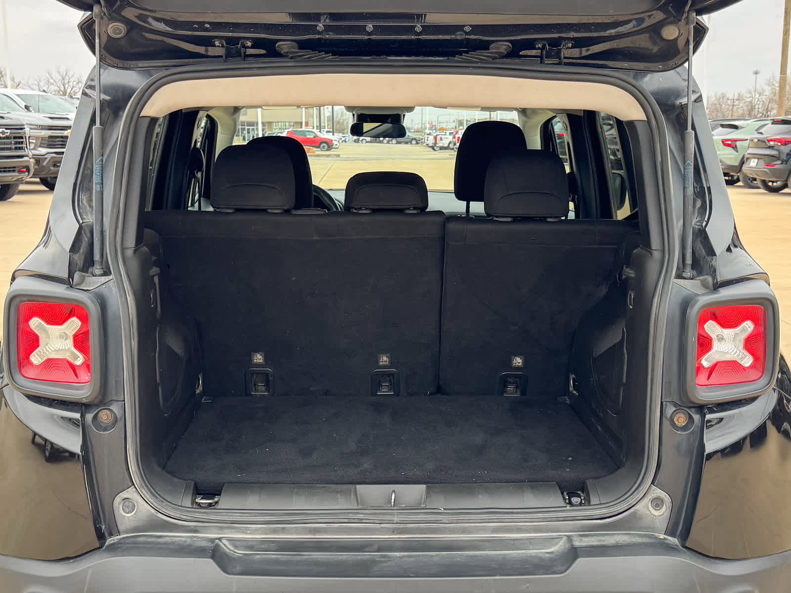 Used 2020 Jeep Renegade Latitude image 7