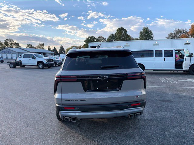 New 2027 Chevrolet Traverse Z71 w/ Enhanced Driving Package AWD/4WD image 9